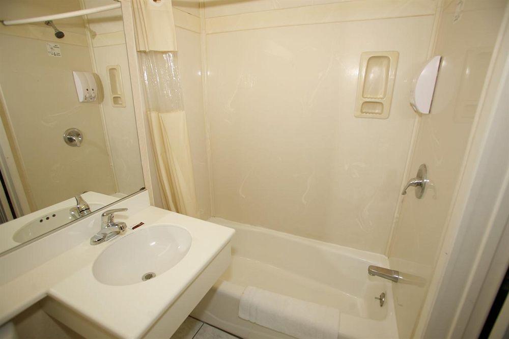Hollywood Guest Motel 2*