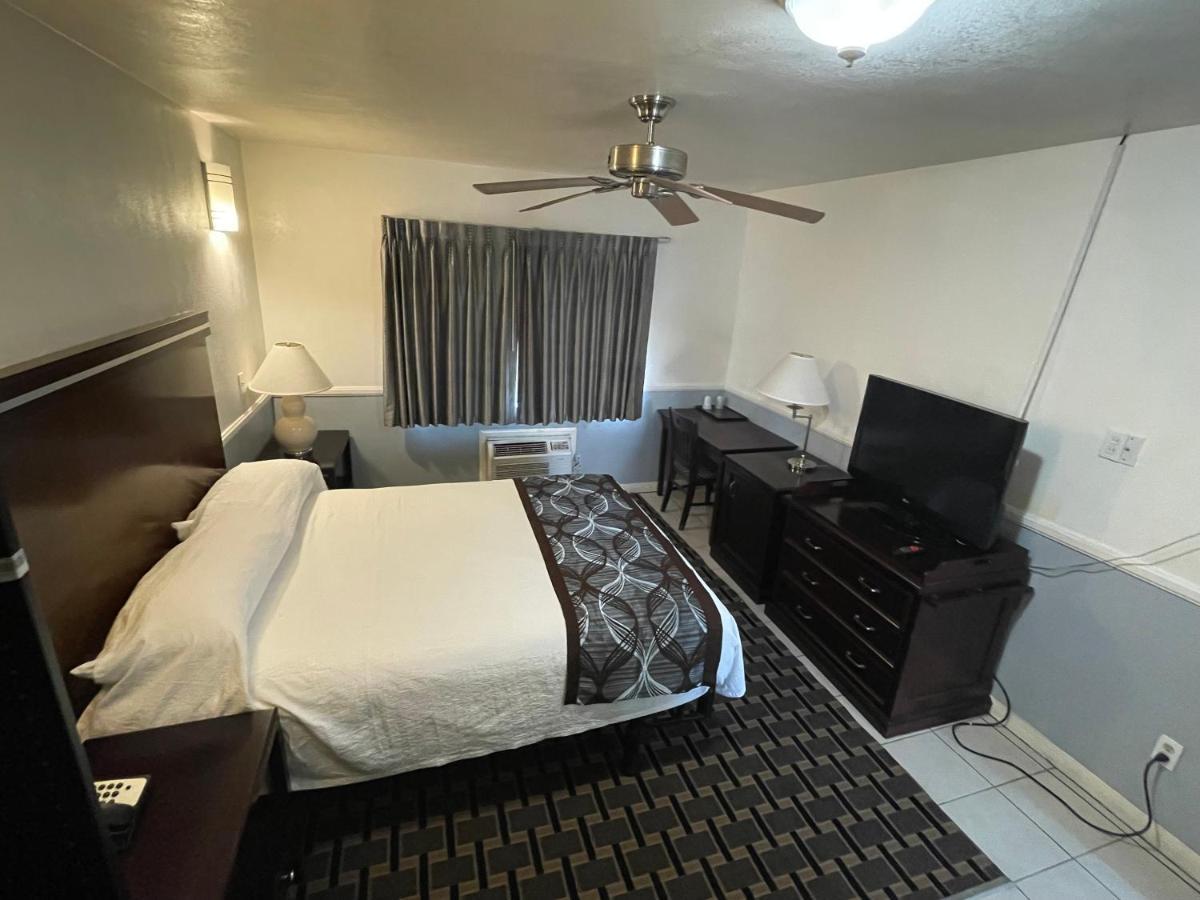 Hollywood Guest Motel 2*